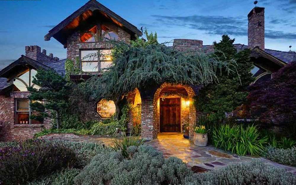 A home for sale in Alamo, CA