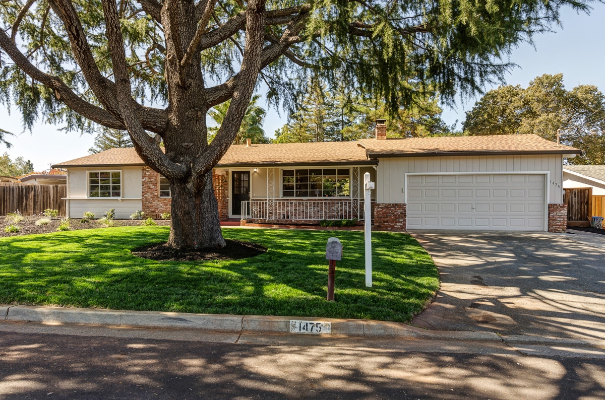 FixItUpAndSell Renovation Front Yard