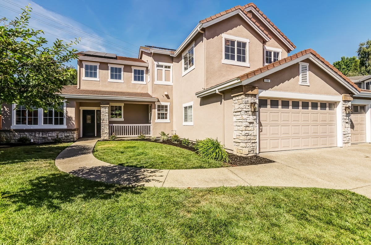 FixItUpAndSell Renovation Front Yard