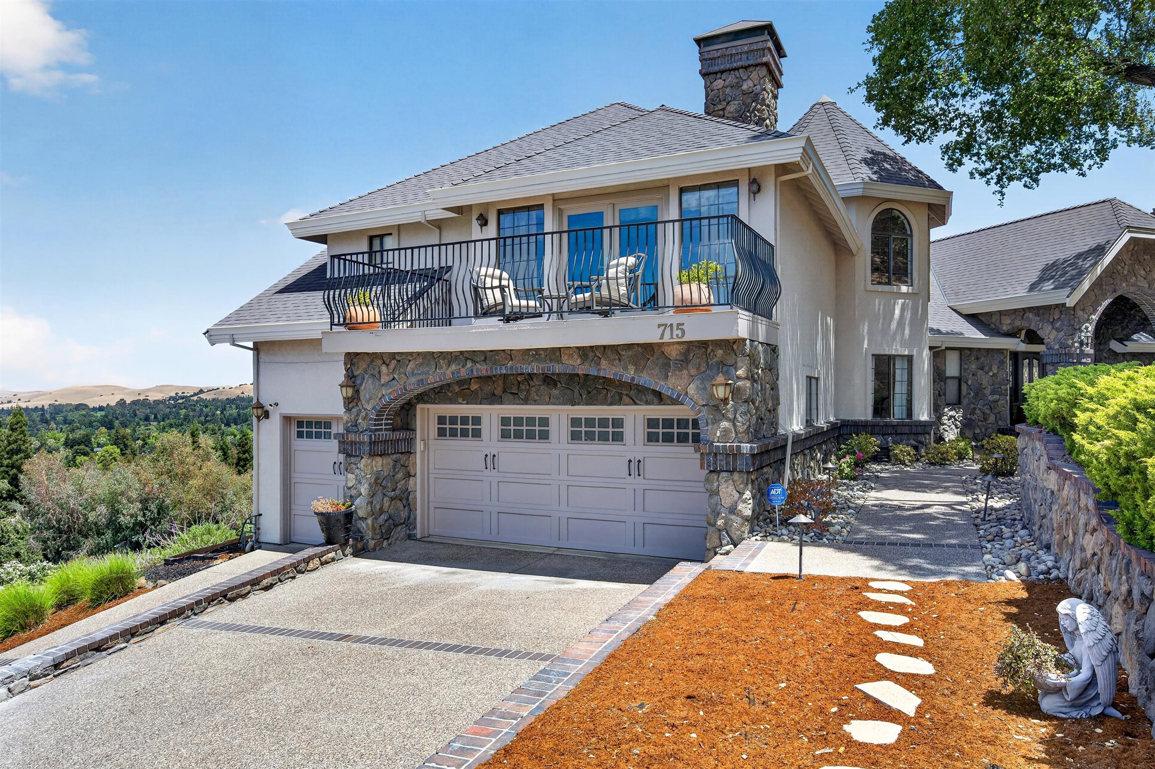 Active | 715 Castle Rock Rd, Walnut Creek